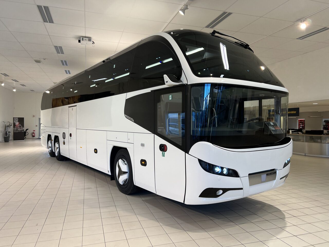 Turystyczny autobus Neoplan Cityliner P15 Euro 6E V.I.P / Exclusive Class (Gräddfärgad skinnklädsel): zdjęcie 8