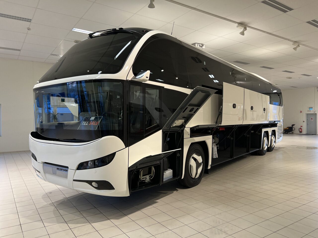 Turystyczny autobus Neoplan Cityliner P15 Euro 6E V.I.P / Exclusive Class (Gräddfärgad skinnklädsel): zdjęcie 12