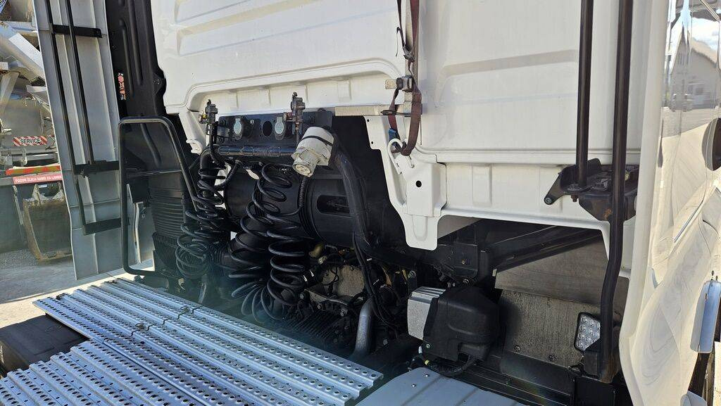 Ciągnik siodłowy MAN TGX 18.440 4X2 tractor unit - retarder: zdjęcie 3