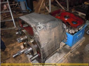 Fiat Kobelco D350 - Transmission Spare Parts  - Przekładnia