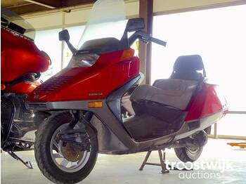 Motocykl Honda: zdjęcie 1