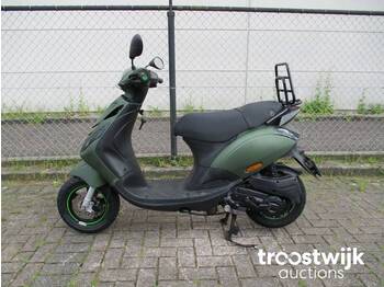 Piaggio Zip 50 4T - Motocykl