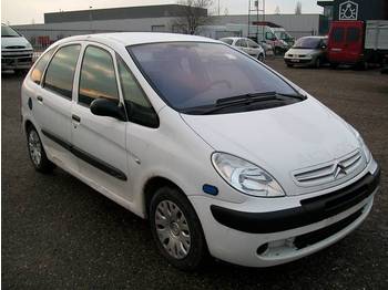 Citroen MPV, fabr.CITROEN, type PICASSO, 2.0 HDI, eerste inschrijving 01-01-2006, km-stand 136.700, chassisnr VF7CHRHYB25736940, AIRCO, alle documenten aanwezig - Samochód osobowy