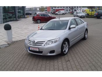 Samochód osobowy Toyota Camry: zdjęcie 1