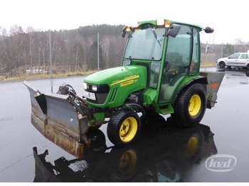  John-Deere 2520 Tractor with plow and spreader - Komunalne/ Specjalistyczne