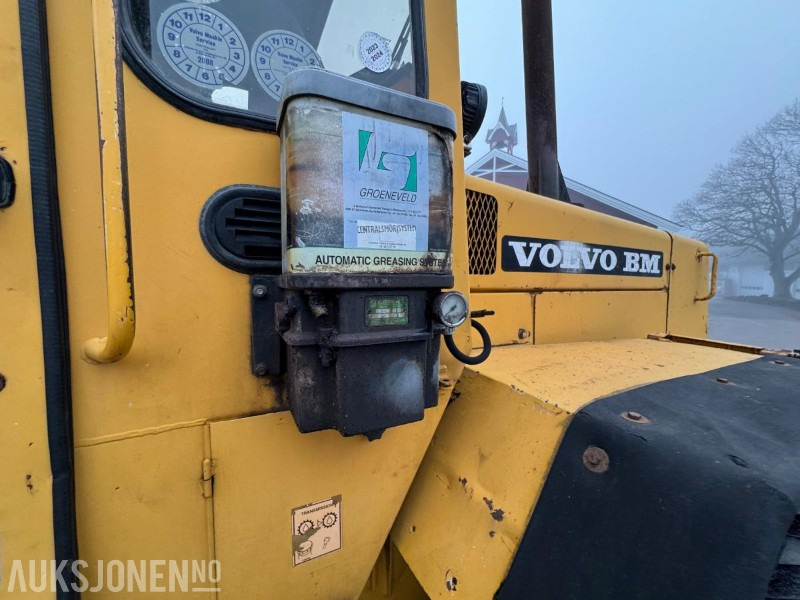 Ładowarka kołowa 1988 VOLVO BM L30 HJULLASTER, SENTRALSMØRING, VEKTSYSTEM