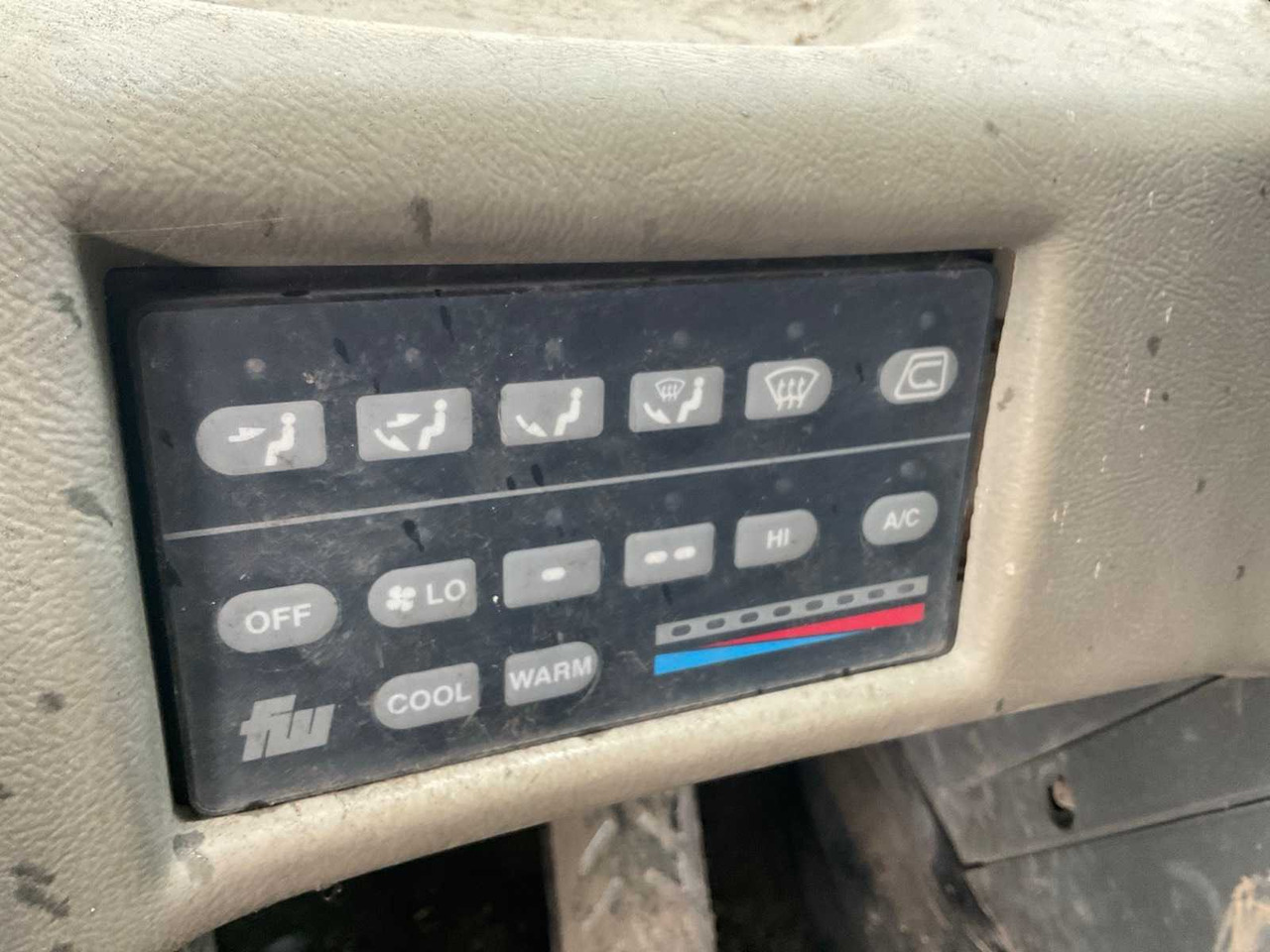 Ładowarka kołowa 1996 KOMATSU WH320-3H WHEEL LOADER