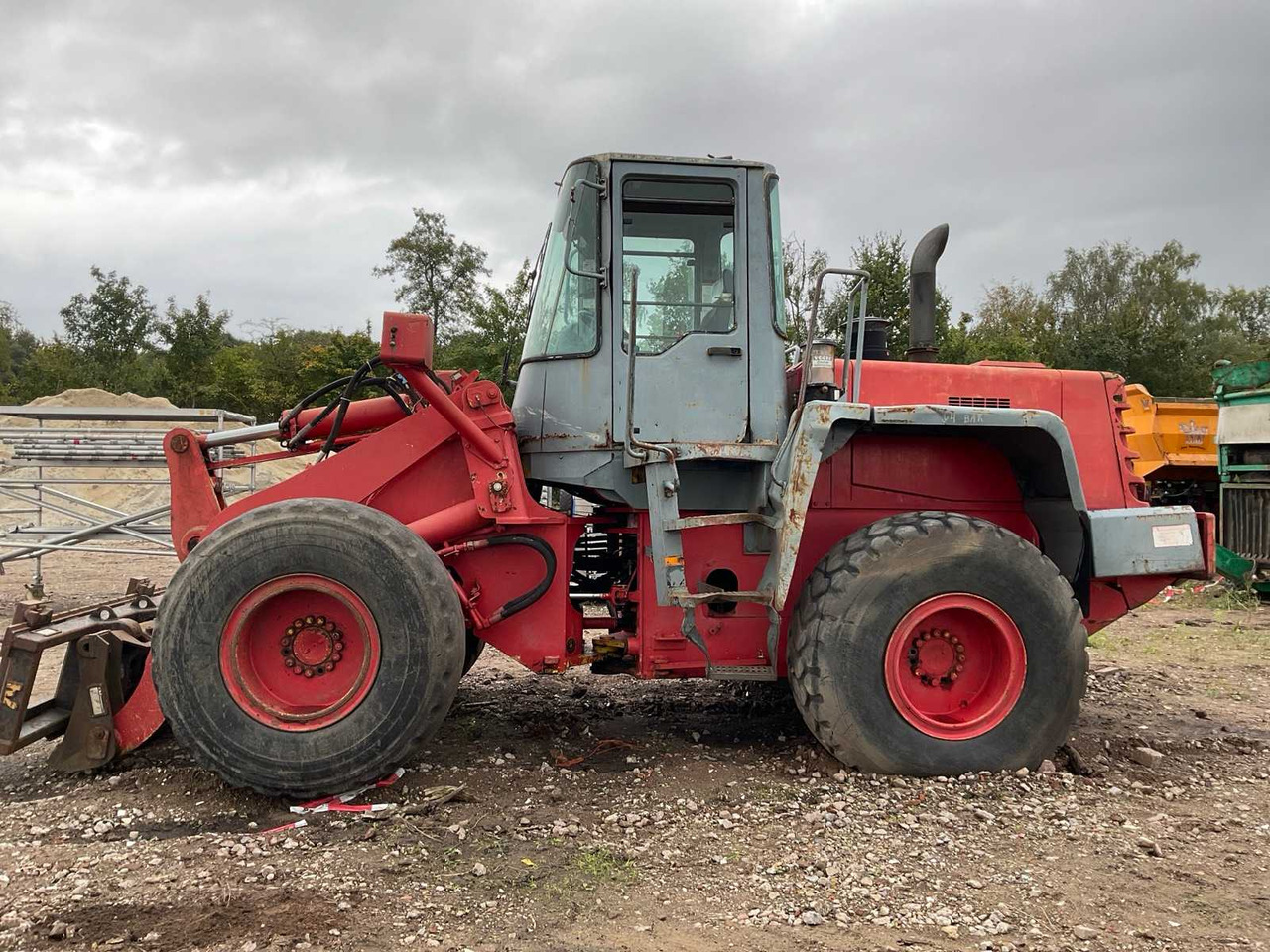 Ładowarka kołowa 1996 KOMATSU WH320-3H WHEEL LOADER
