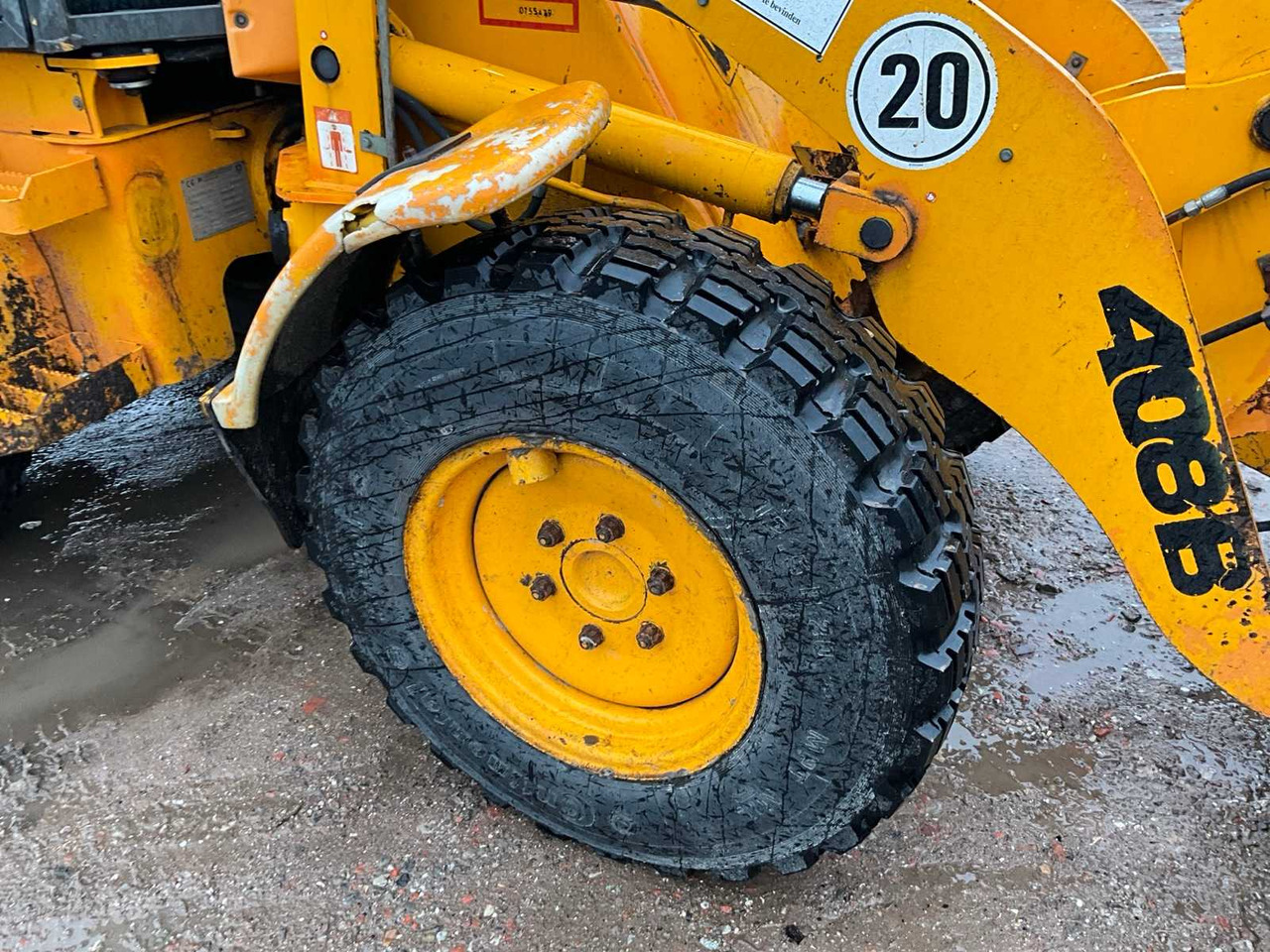 Ładowarka kołowa 1997 JCB 408 B SHOVEL