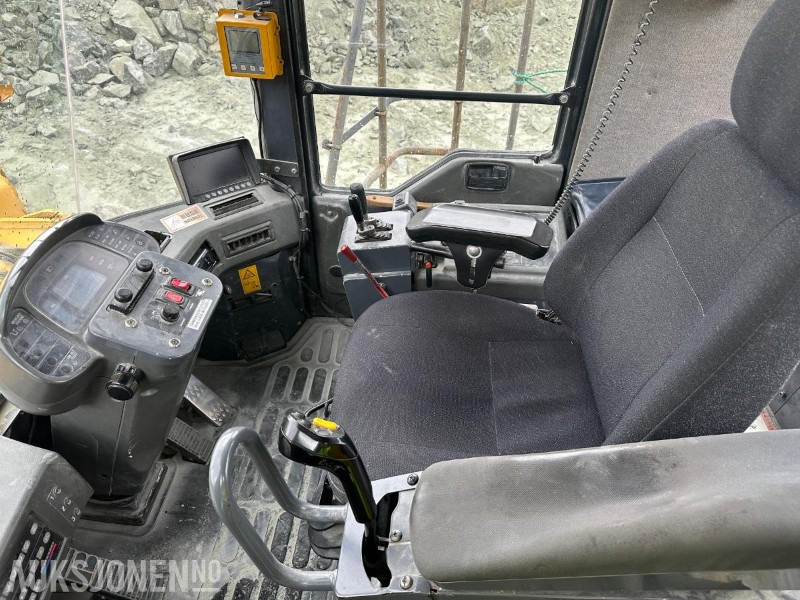 Ładowarka kołowa 2003 Komatsu WA800-3 Hjullaster med 11 m3 skuffe - Spakstyring- Sertifisert til mai 2026