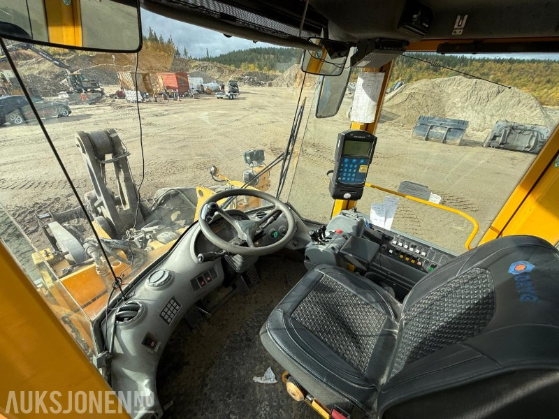 Ładowarka kołowa 2006 Volvo L120E - Sentralsmøring - 14887 timer