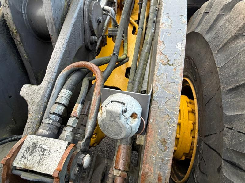 Ładowarka kołowa 2006 Volvo L90E hjullaster - Sentralsmøring - Joystick - Tilleggshydraulikk - Stort BM Feste