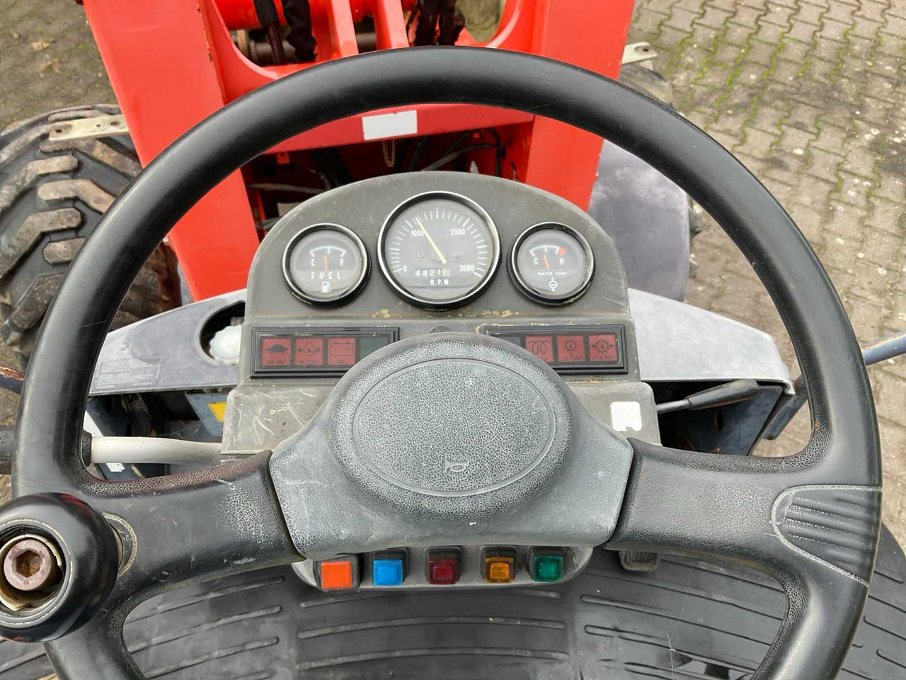 Ładowarka kołowa 2011 KUBOTA R520NH SHOVEL