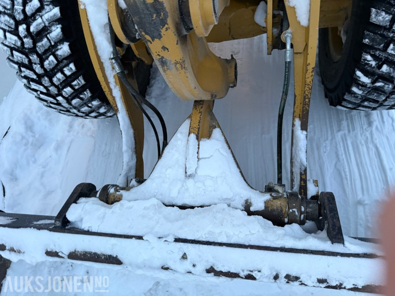 Ładowarka kołowa 2012 Cat 907H2 - Planeringsskuffe - Pallegaffler - 3646T