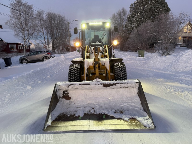 Ładowarka kołowa 2012 Cat 907H2 - Planeringsskuffe - Pallegaffler - 3646T