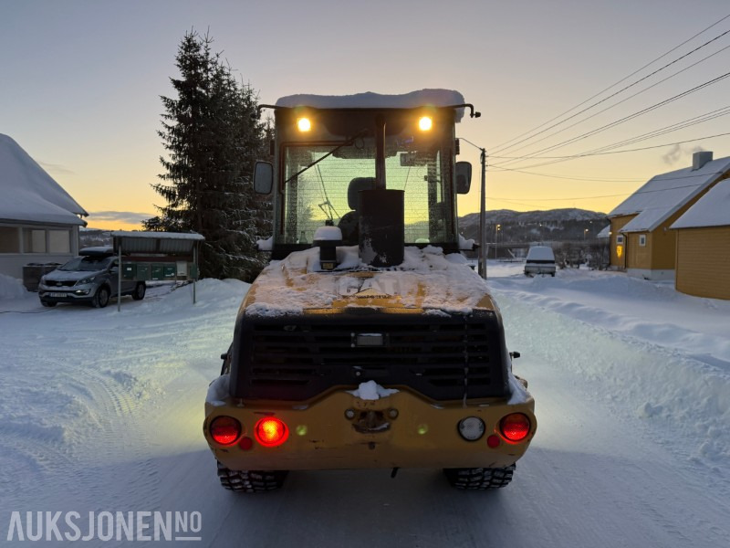 Ładowarka kołowa 2012 Cat 907H2 - Planeringsskuffe - Pallegaffler - 3646T