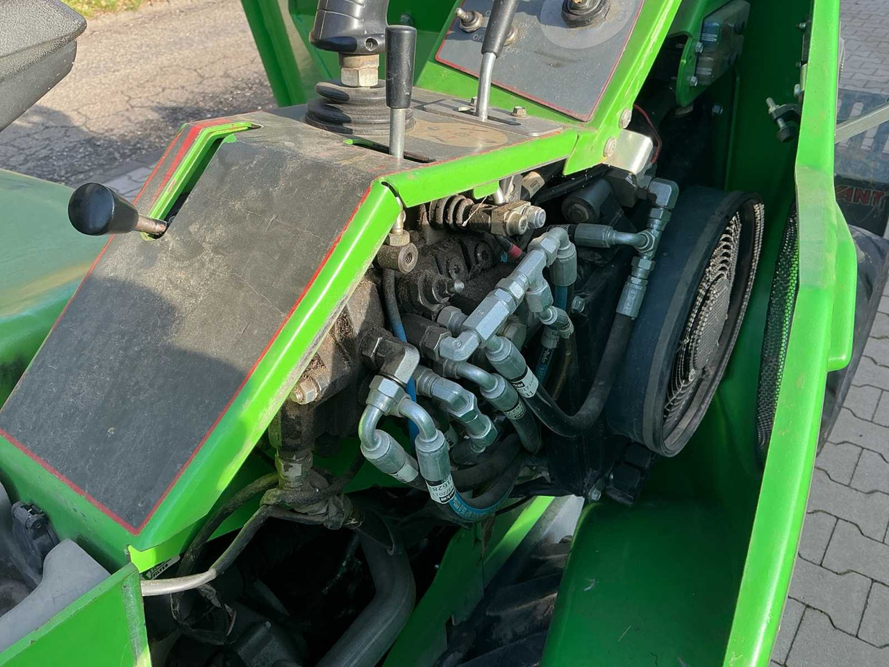 Ładowarka kołowa 2018 AVANT M528 SHOVEL