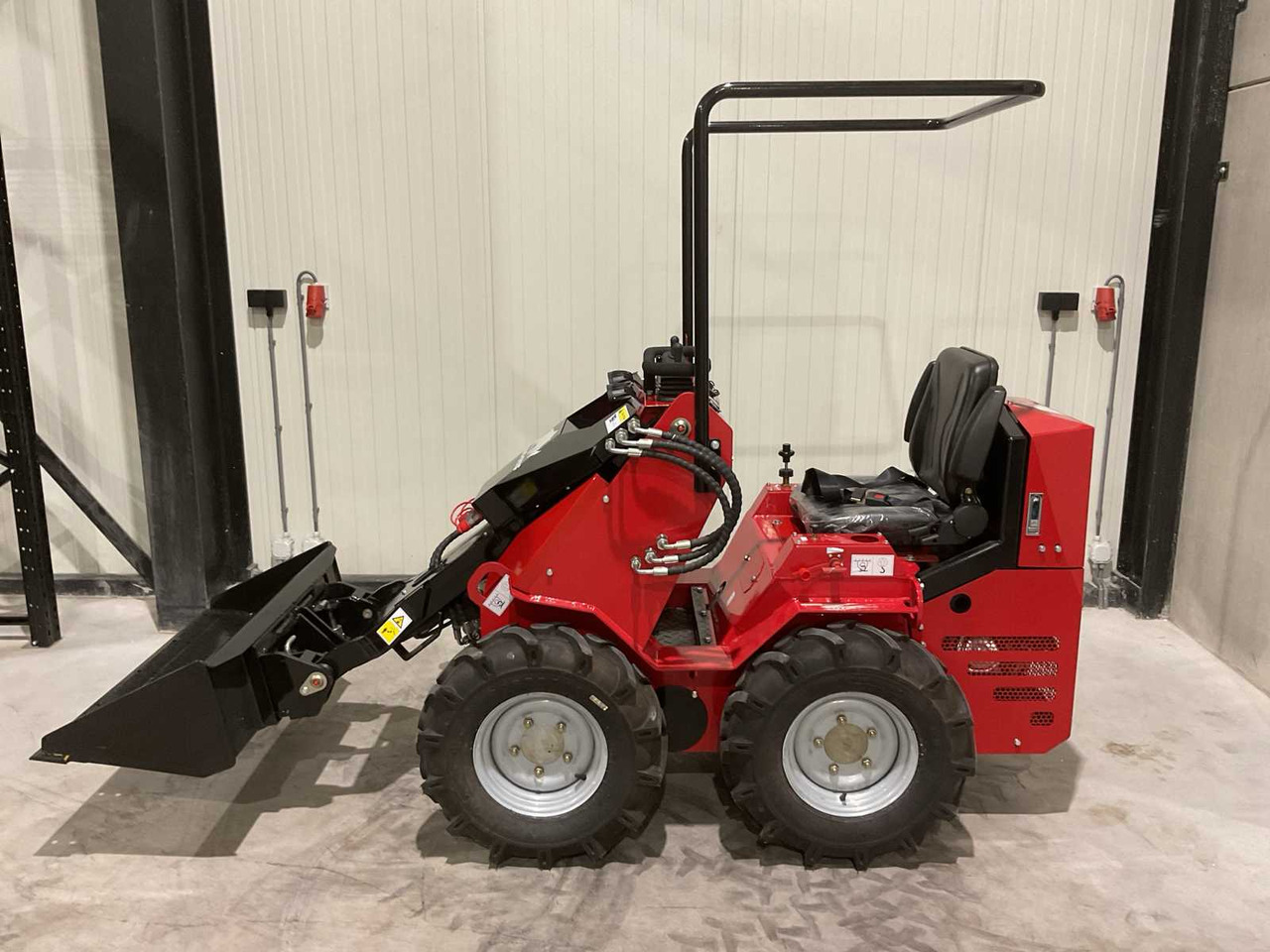 Ładowarka kołowa 2025 RHINO-CROSS SSL480 SHOVEL