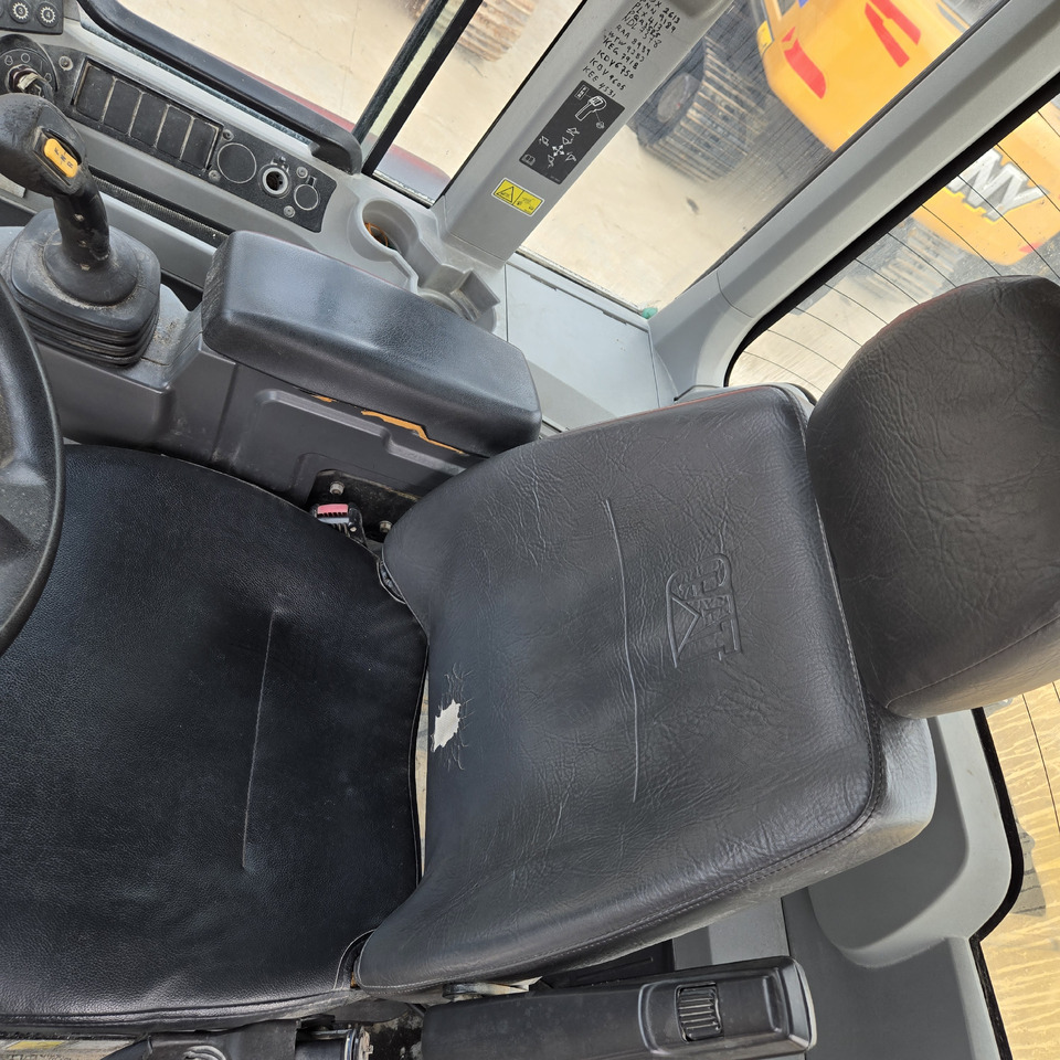 Ładowarka kołowa CATERPILLAR 924K