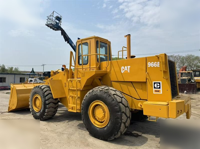 Ładowarka kołowa CATERPILLAR 966E