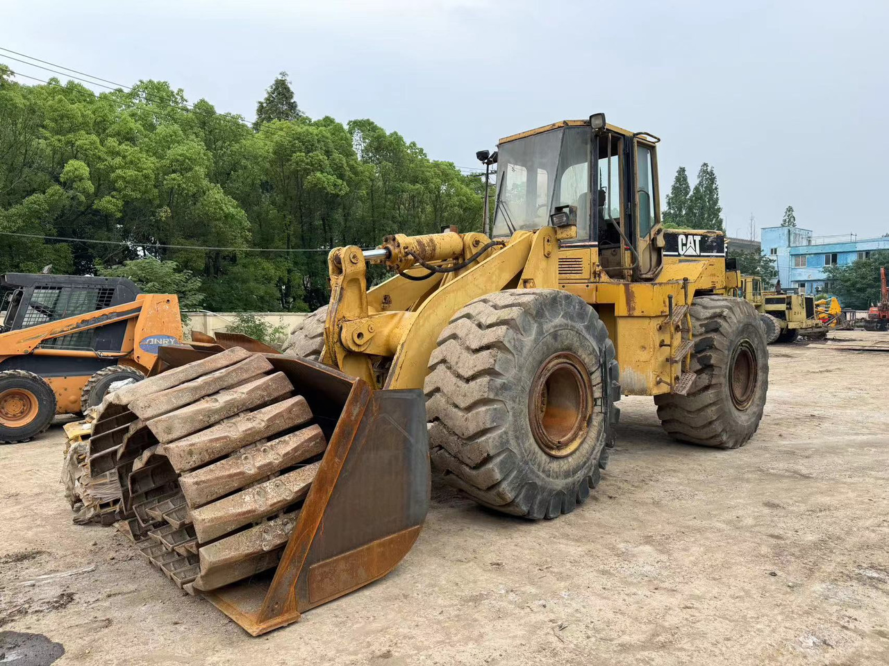 Ładowarka kołowa CATERPILLAR 966F