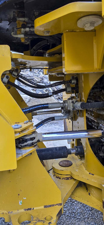 Ładowarka kołowa CATERPILLAR 966MXE