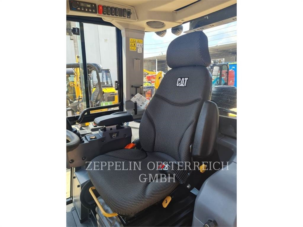 Ładowarka kołowa CAT 906-14