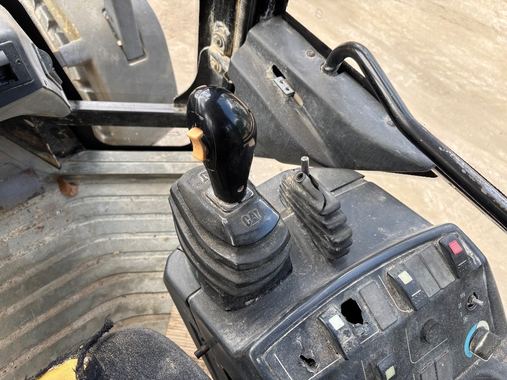 Ładowarka kołowa CAT 908