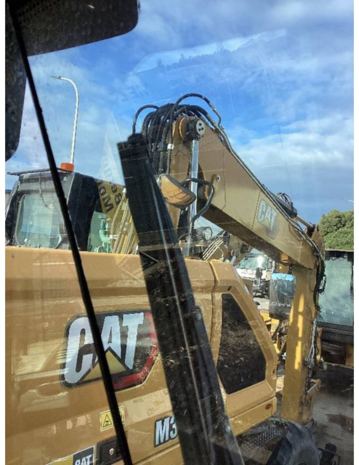 Ładowarka kołowa CAT 908M