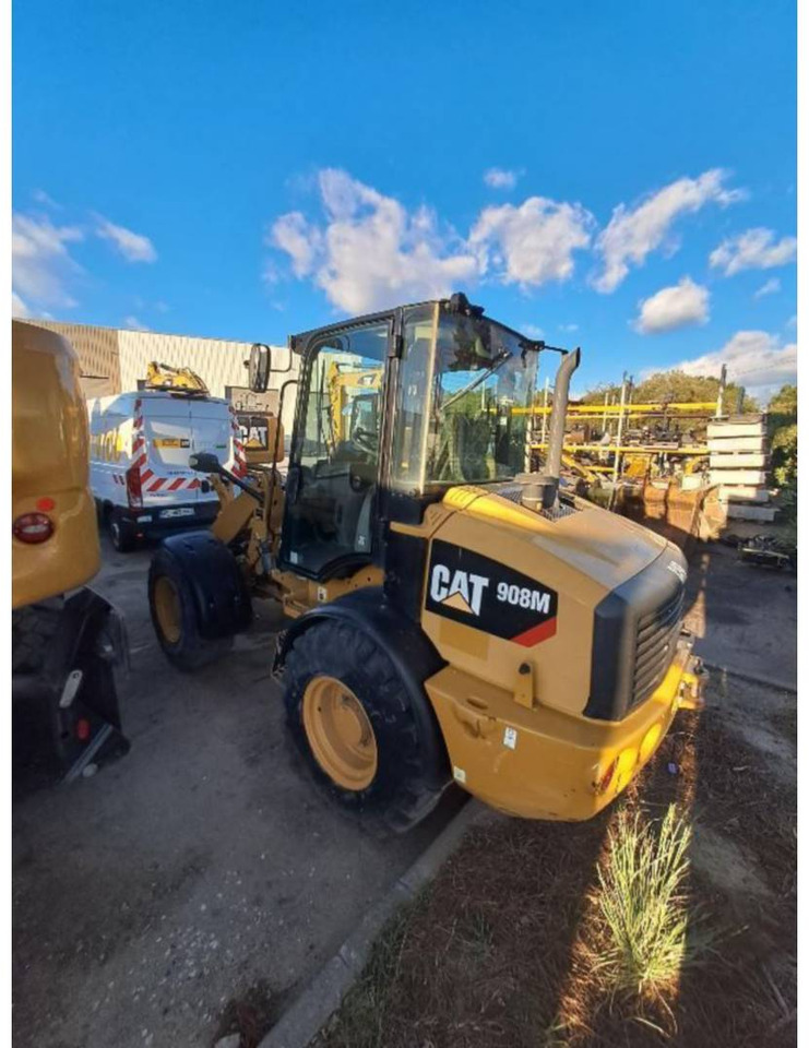 Ładowarka kołowa CAT 908M