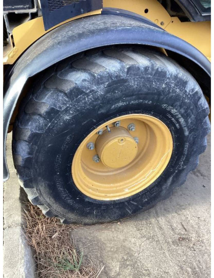 Ładowarka kołowa CAT 908M