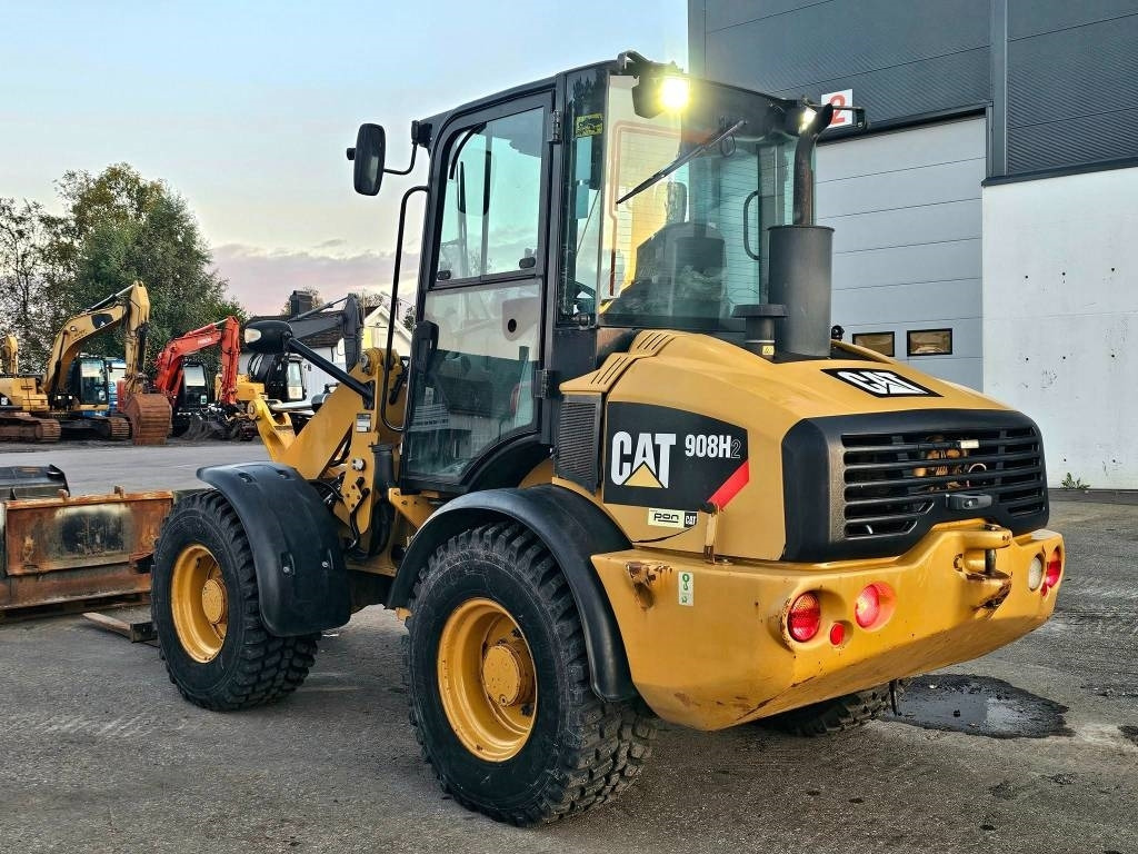 Ładowarka kołowa CAT 908 H 2