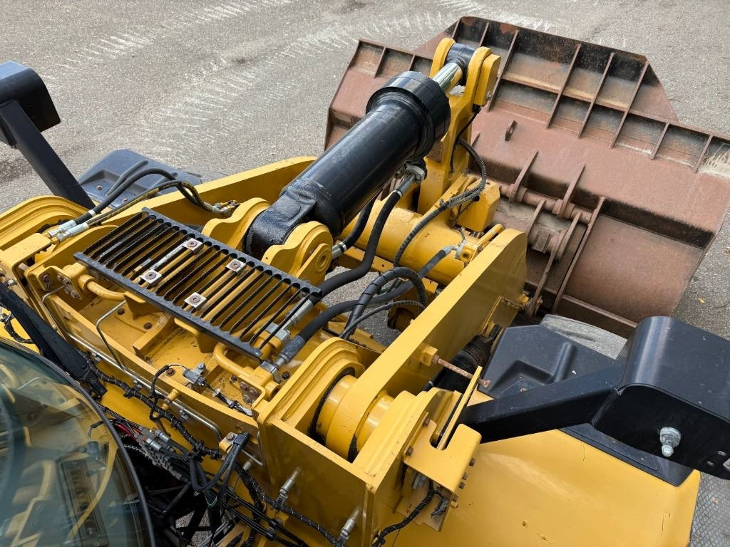 Ładowarka kołowa CAT 972M