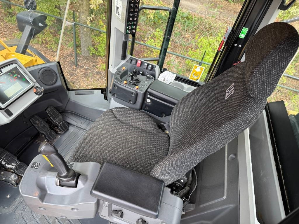 Ładowarka kołowa CAT 980M