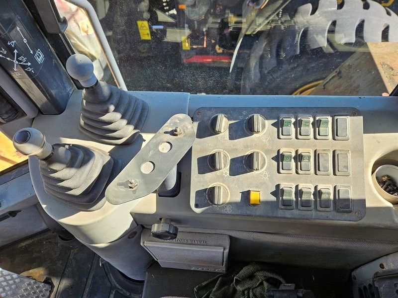 Ładowarka kołowa Case 821C - (For parts)