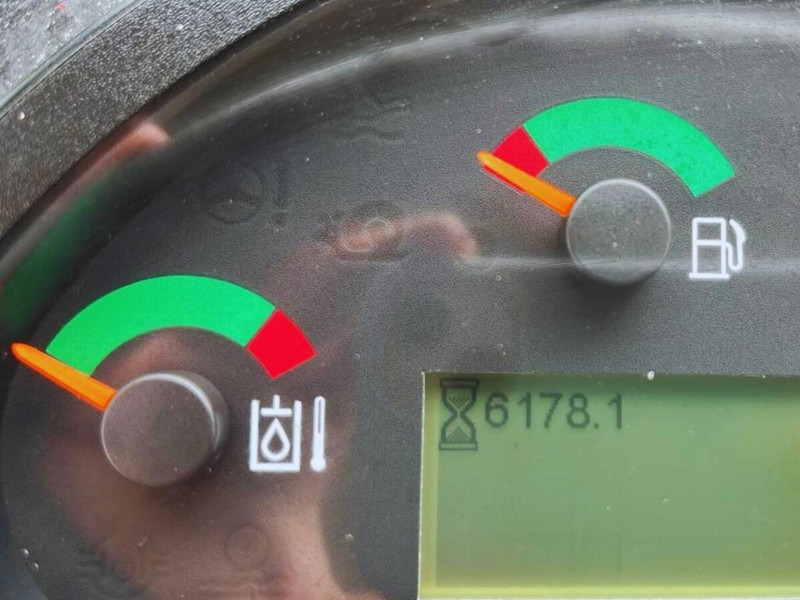 Ładowarka kołowa Cat 906 M 2016