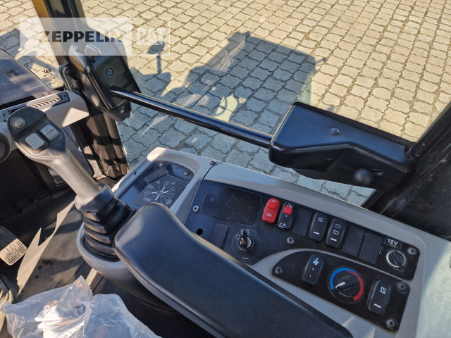 Ładowarka kołowa Cat 908M