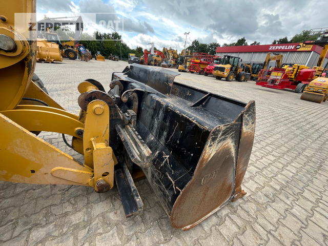 Ładowarka kołowa Cat 918M