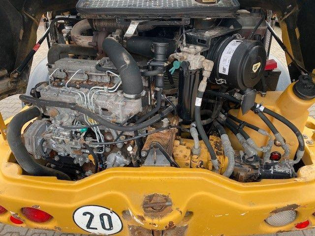 Ładowarka kołowa Caterpillar 906H