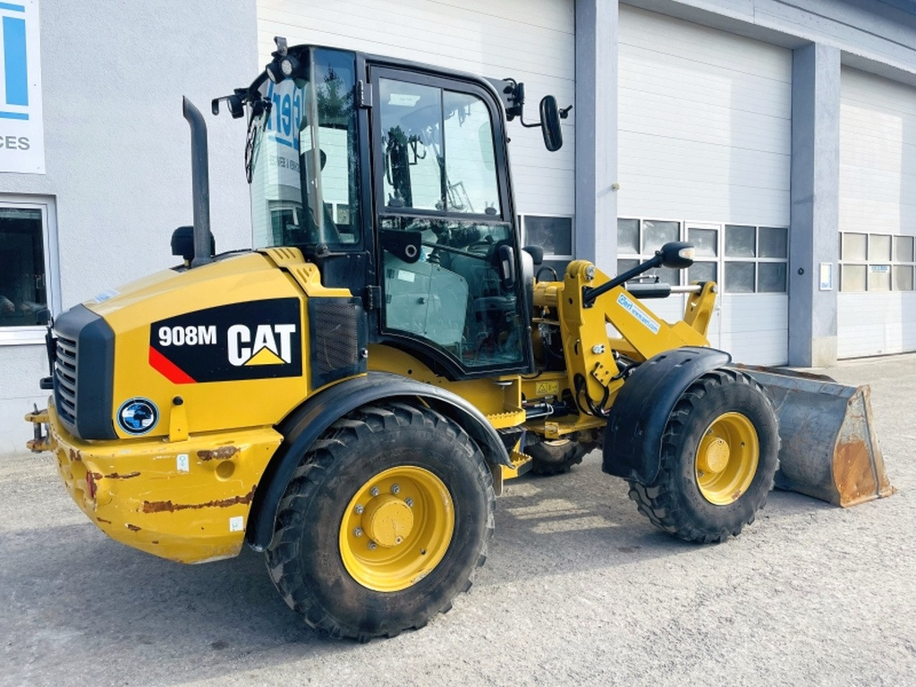 Ładowarka kołowa Caterpillar 908M (3927)