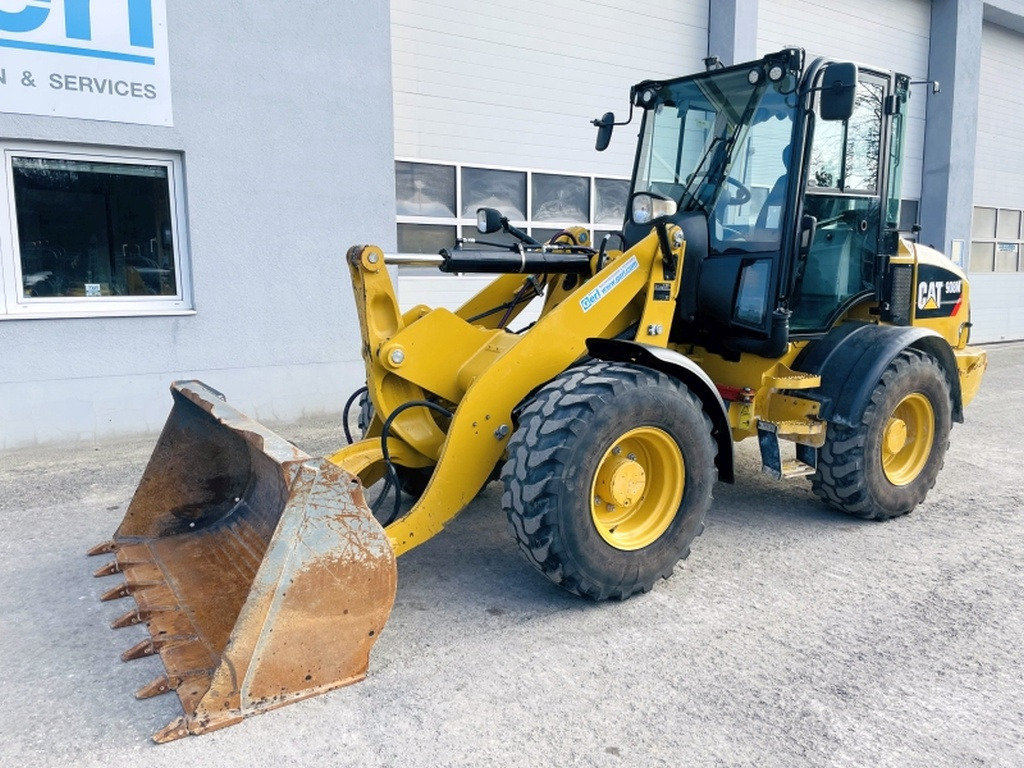 Ładowarka kołowa Caterpillar 908M (3927)