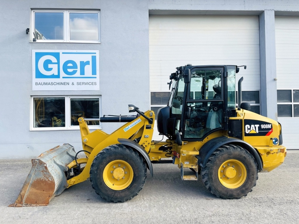 Ładowarka kołowa Caterpillar 908M (3927)