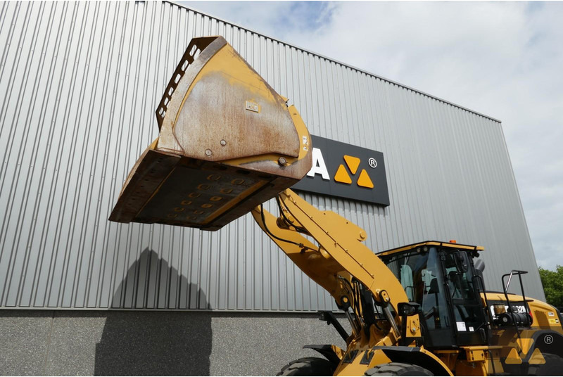 Ładowarka kołowa Caterpillar 962M