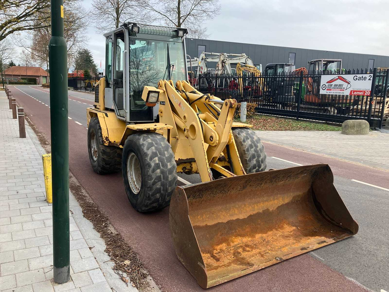 Ładowarka kołowa GEHL EUROPE - 2006 - KL498 - SHOVEL