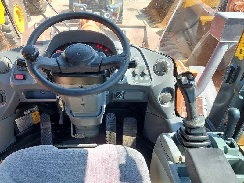 Ładowarka kołowa Hitachi ZW 250-6