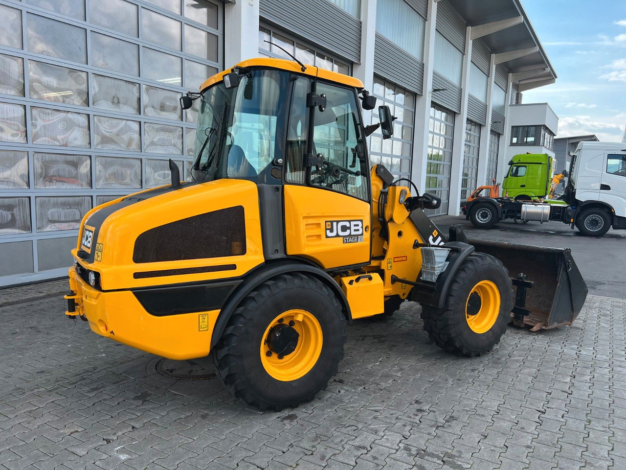 Ładowarka kołowa JCB 407 SV / nur 268h! / Klappschaufel & Gabel