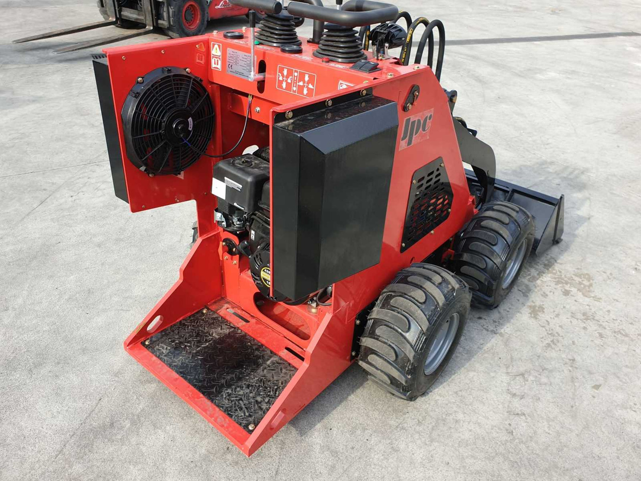 Ładowarka kołowa JPC HT320 SKID STEER LOADER