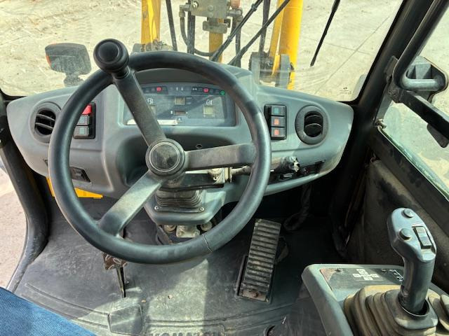 Ładowarka kołowa Komatsu WA100M6