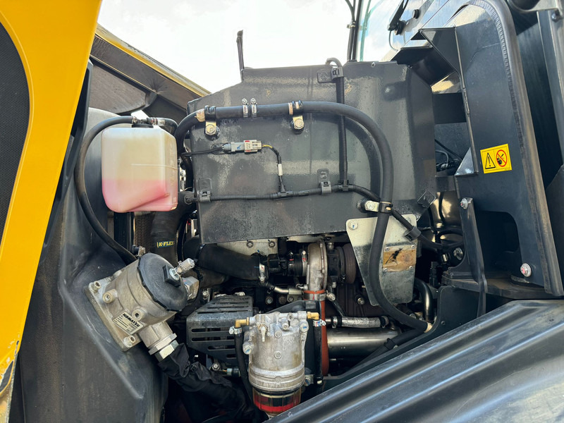 Ładowarka kołowa Komatsu WA100M-8EO - New Tires