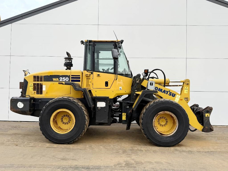 Ładowarka kołowa Komatsu WA250-5 - Dutch Machine / 3rd Function